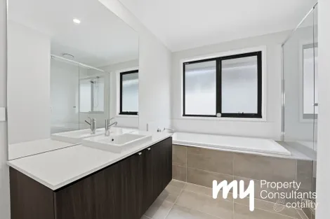 Property photo of 18 Tonkin Way Oran Park NSW 2570