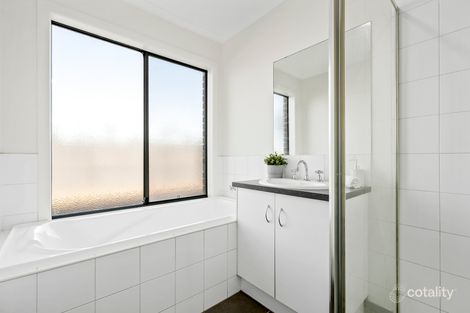Property photo of 7 Sulfaro Drive Werribee VIC 3030