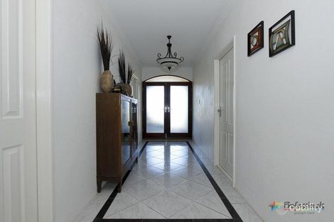 Property photo of 8 Sandown Circle Henley Brook WA 6055