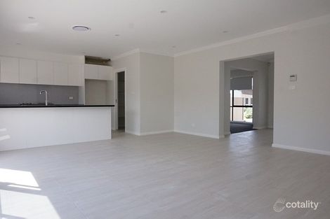 Property photo of 2 Silky Road Spring Farm NSW 2570