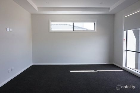 Property photo of 2 Silky Road Spring Farm NSW 2570