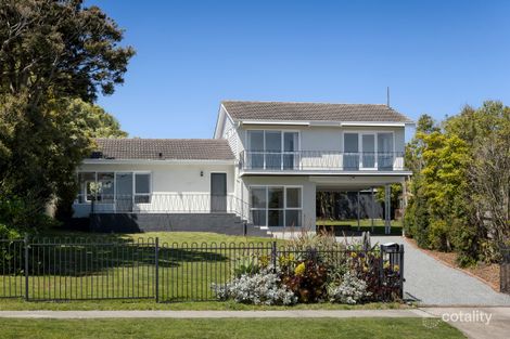 2 BOWES ST, FRANKSTON SOUTH, VIC 3199