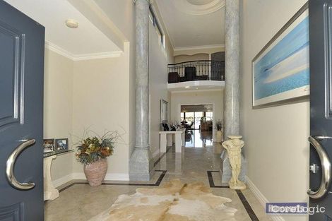 Property photo of 21 Finistere Island Retreat Halls Head WA 6210