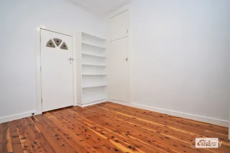 Property photo of 2 Lawson Crescent Griffith NSW 2680