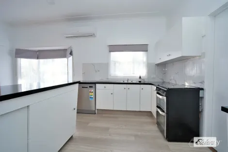 Property photo of 2 Lawson Crescent Griffith NSW 2680