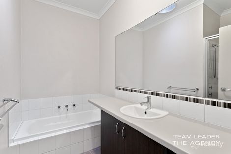 Property photo of 4 Kilrush Turn Ridgewood WA 6030