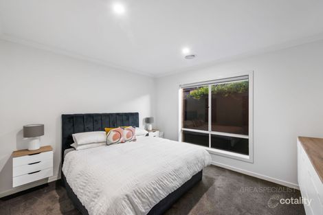 Property photo of 6 Wonderland Road Werribee VIC 3030