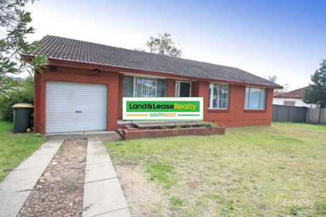 10 Windsor St, Macquarie Fields, NSW 2564