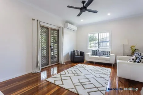 31 Lewis St, Camp Hill, QLD 4152