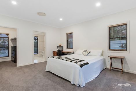 Property photo of 3166 Riverleigh Drive Hope Island QLD 4212