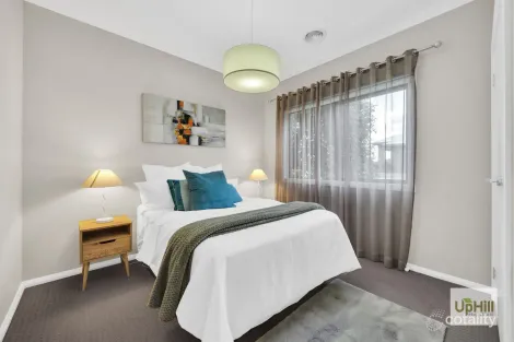 Property photo of 16 Callow Avenue Clyde North VIC 3978