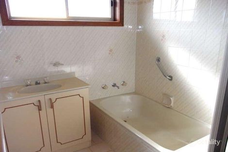 Property photo of 2/99 Main Street Lake Albert NSW 2650