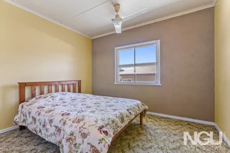 Property photo of 8 Trumpy Street Silkstone QLD 4304