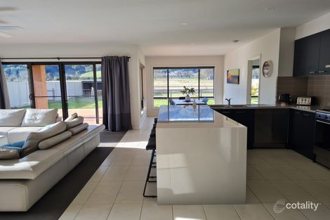 Property photo of 115 Station Street Porepunkah VIC 3740