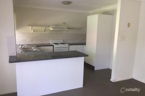 2/6 Hill Ct, Labrador, QLD 4215