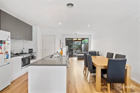 Property photo of 8 St James Park Drive Mulgrave VIC 3170