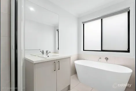 Property photo of 2 Pigdon Street Weir Views VIC 3338