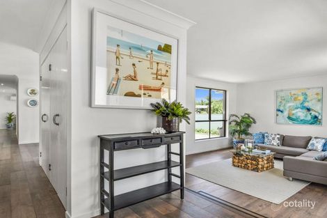 Property photo of 11 Dunbarton Avenue Bundall QLD 4217