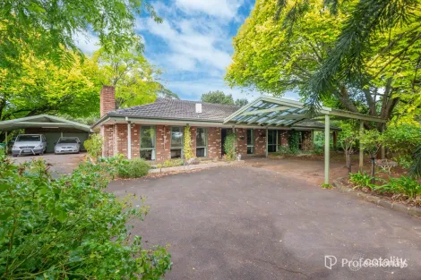 16 Parker Rd, Silvan, VIC 3795