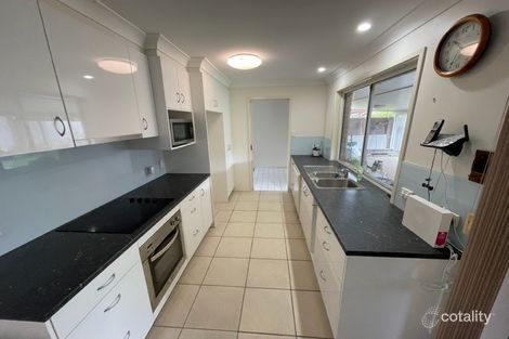 Property photo of 8 Hampshire Court Kippa-Ring QLD 4021