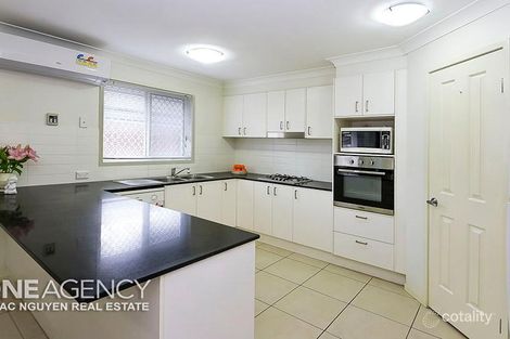 Property photo of 11 Chanel Place Durack QLD 4077