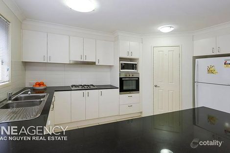 Property photo of 11 Chanel Place Durack QLD 4077