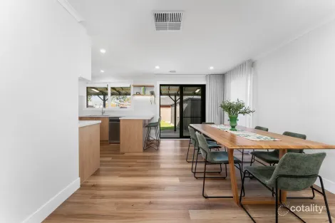 Property photo of 4 Mosig Court Hampton Park VIC 3976
