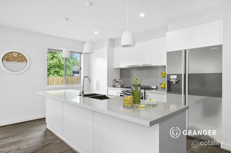 Property photo of 2/23-25 Overlea Avenue Rosebud VIC 3939