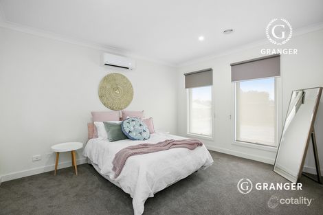 Property photo of 2/23 Overlea Avenue Rosebud VIC 3939