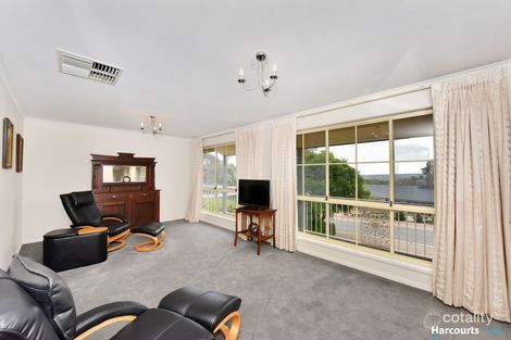 Property photo of 12 Jacaranda Place Aberfoyle Park SA 5159