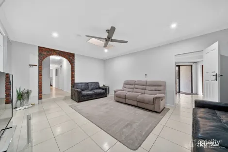 Property photo of 34 Schweitzer Street Mount Warren Park QLD 4207