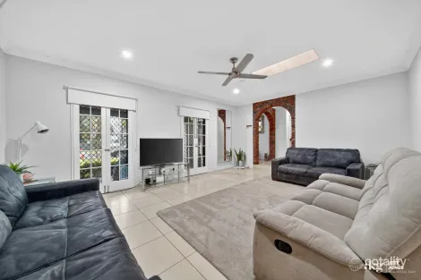 Property photo of 34 Schweitzer Street Mount Warren Park QLD 4207
