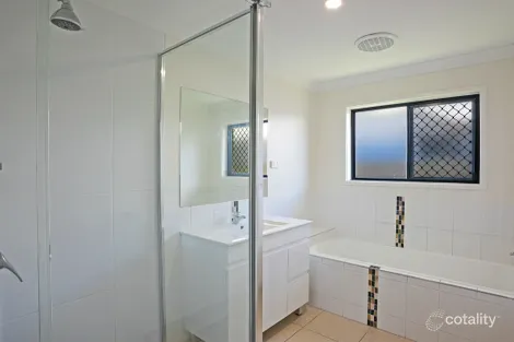Property photo of 18 Orangeberry Circuit Mount Low QLD 4818