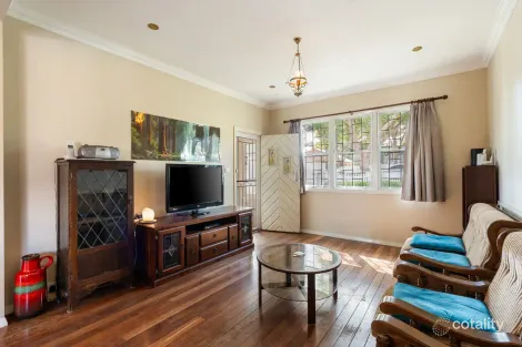 Property photo of 12 Collins Street Mount Lofty QLD 4350