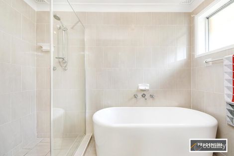 Property photo of 29 Wandarra Crescent Bradbury NSW 2560