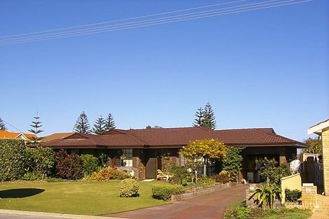 8 Grigo Cl, Safety Bay, WA 6169