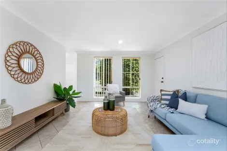 Property photo of 12 Burnside Close Lisarow NSW 2250