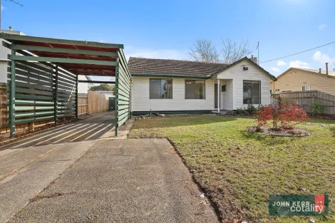 4 PRINCE ST, MOE, VIC 3825