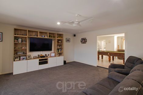 Property photo of 3 Leis Way Regents Park QLD 4118