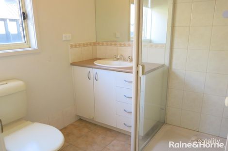 Property photo of 13 Kahan Close Caroline Springs VIC 3023