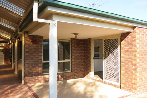 Property photo of 13 Kahan Close Caroline Springs VIC 3023