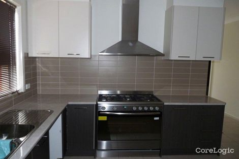 Property photo of 24 Brickwood Circuit Craigieburn VIC 3064