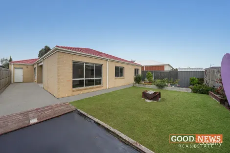 Property photo of 22 Genoa Chase Cobblebank VIC 3338