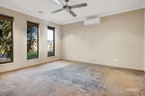Property photo of 31 Eltham Parade Manor Lakes VIC 3024