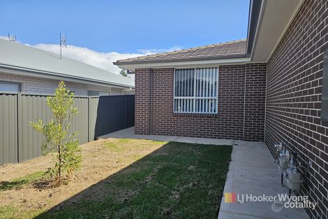 27 Glenelg Ave, Wadalba, NSW 2259