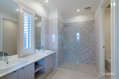 Property photo of 5 Clover Way Helensvale QLD 4212