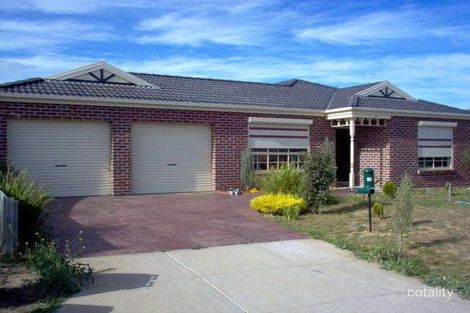 11 Waranga Way, Taylors Hill, VIC 3037