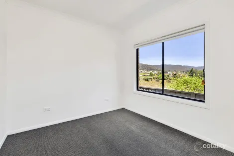 Property photo of 2/10 Wilton Close McKellars Park NSW 2790