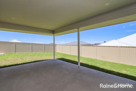 Property photo of 16 Burlington Rise Kelso NSW 2795