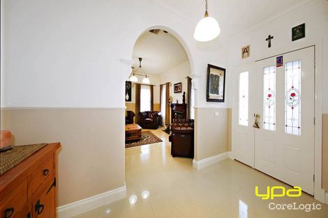 Property photo of 17 Lancely Green Caroline Springs VIC 3023